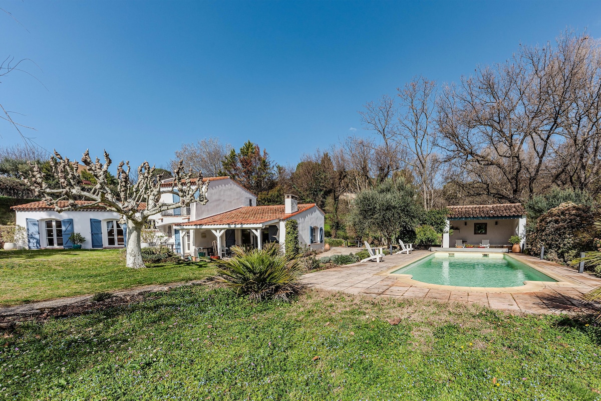 Villa Triptyque - Avec piscine et grand jardin