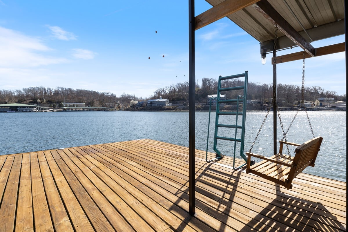 Spacious, Central Location, Fire Pit, Boat Slip