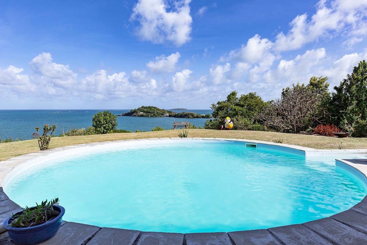 Full sea view, pool and small private creek