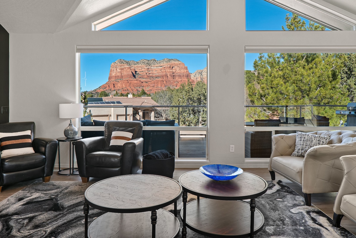 Luxury Home, Red Rock Views & Hot Tub