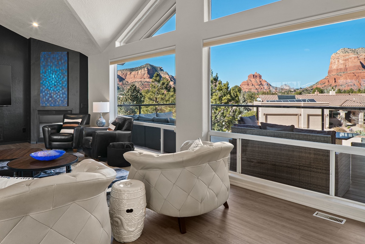 Luxury Home, Red Rock Views & Hot Tub