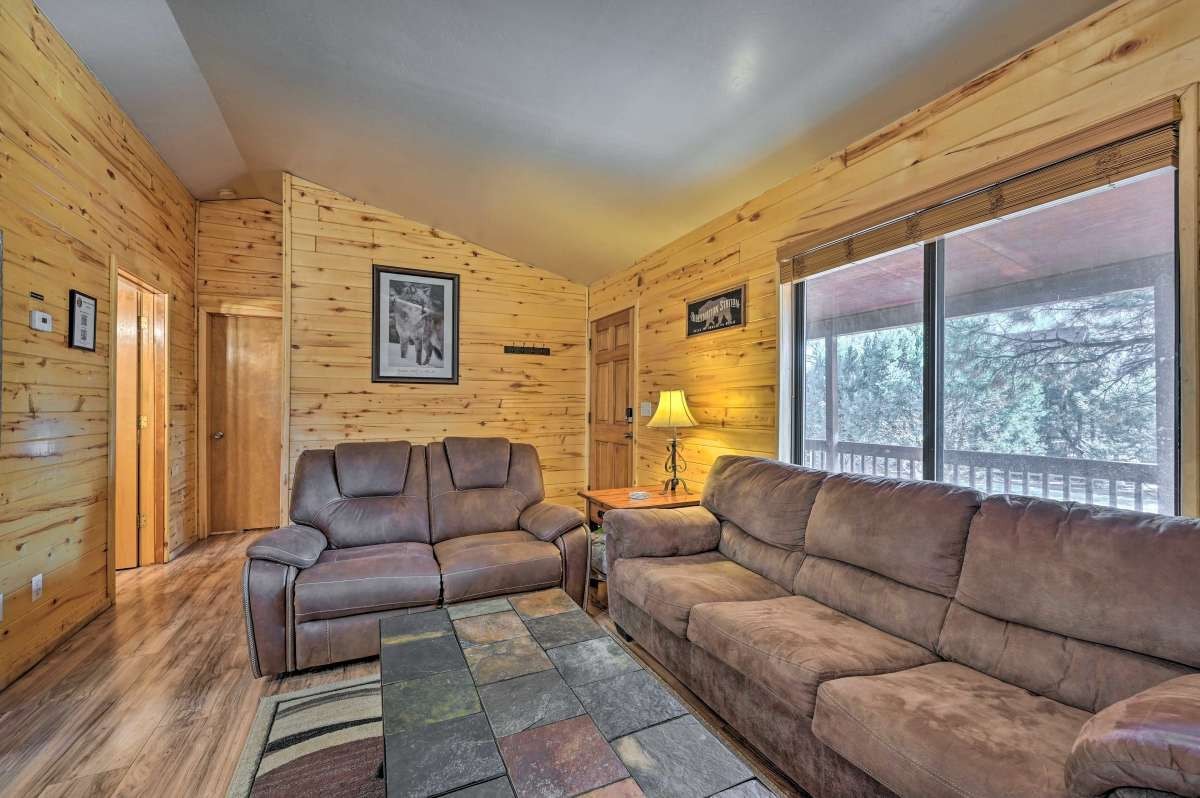 Pet friendly, Mountain Gem, with a Spa!