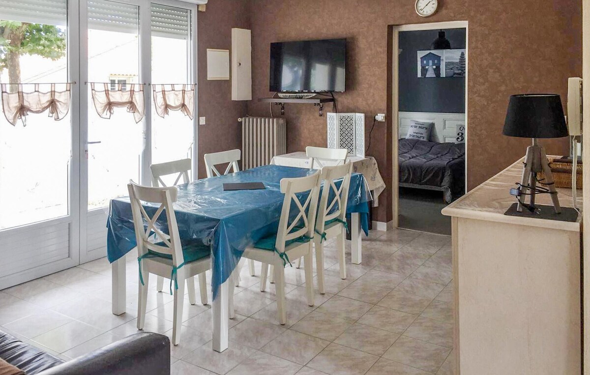 2 bedroom lovely home in Châtelaillon-Plage