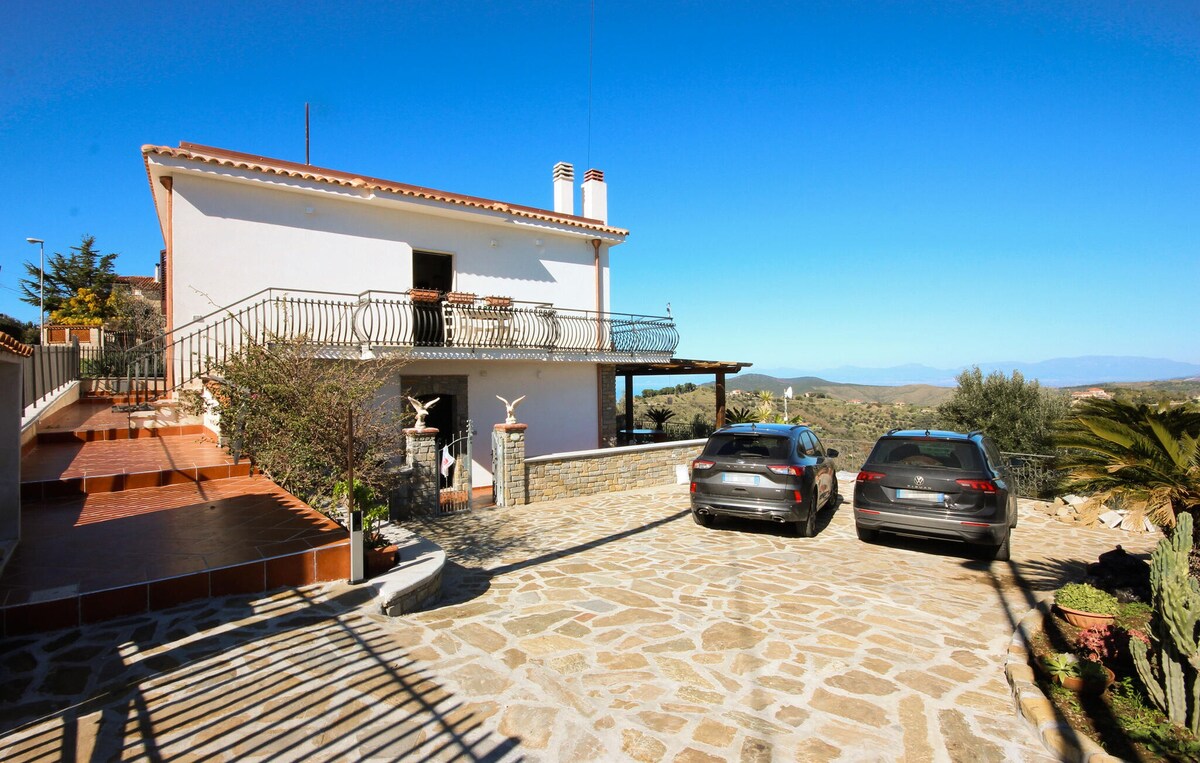 Amazing apartment in Perdifumo with kitchen