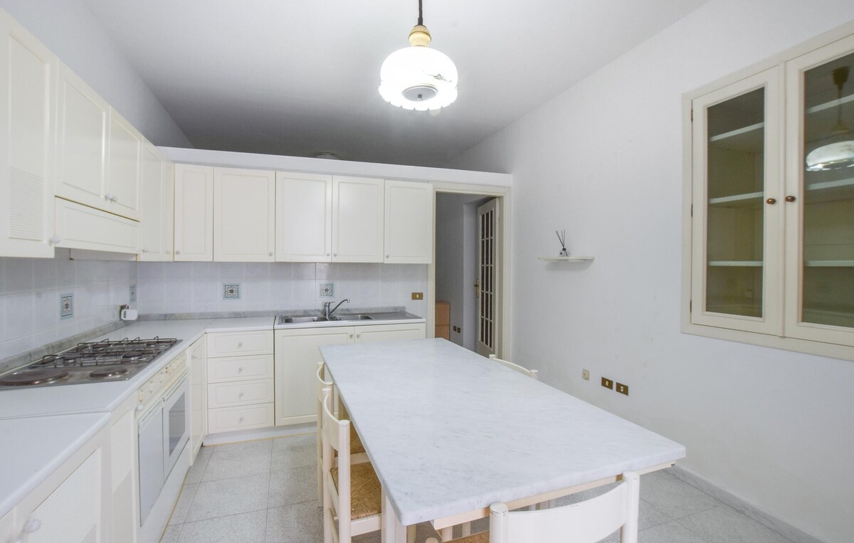 Pet friendly apartment in Soverato with kitchen