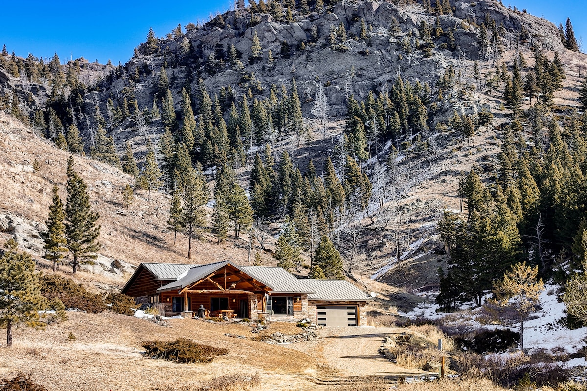 Remote Mountainside Cabin By Stillwater River