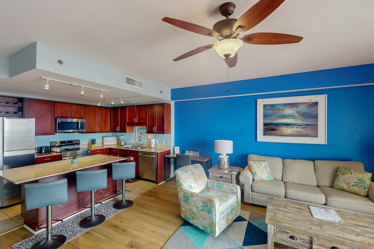 1BR Beach-view condo near beach w/pools & hot tub