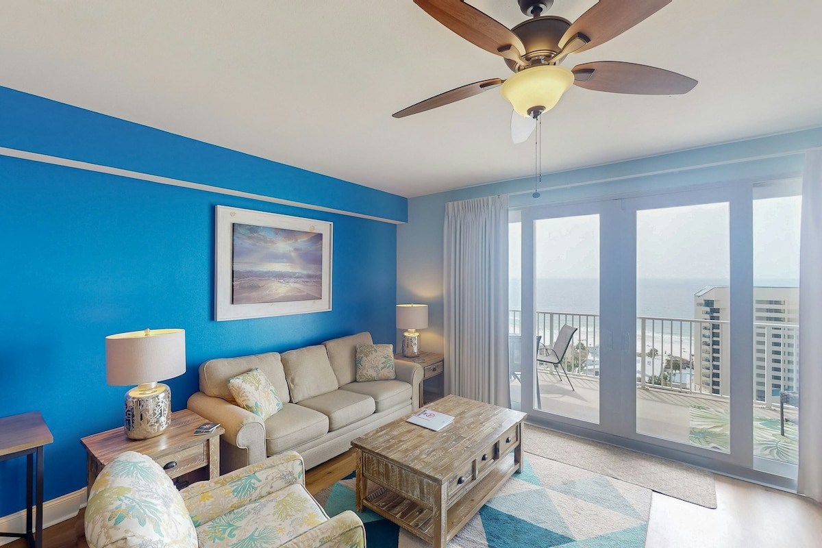 1BR Beach-view condo near beach w/pools & hot tub