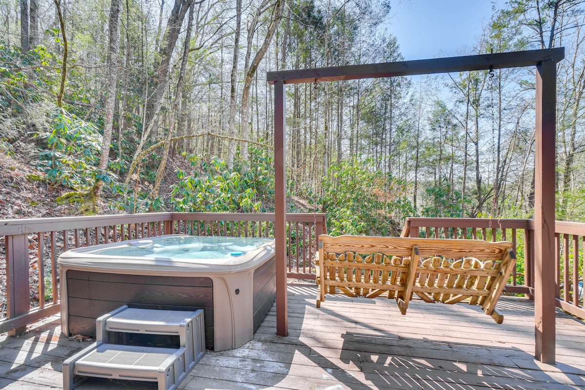 Serene Townsend Cabin Rental w/ Hot Tub & Grill!