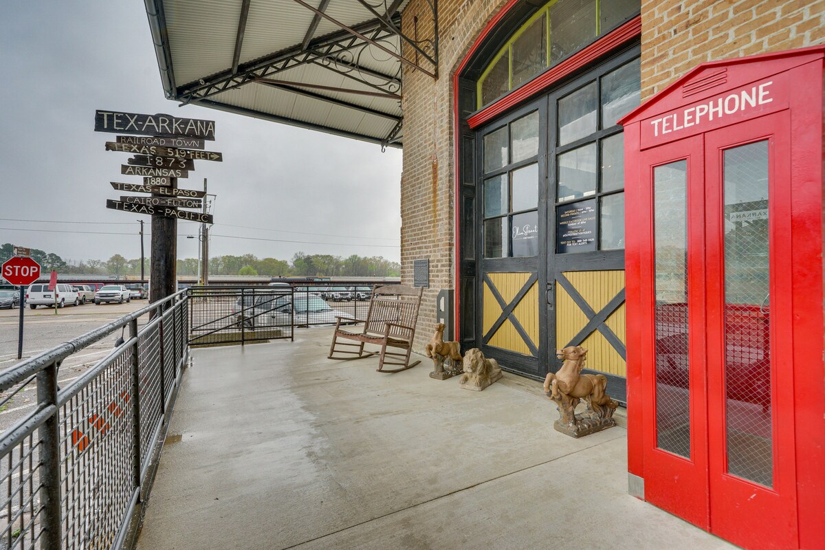 Central Texarkana Studio Rental w/ Railroad Views!