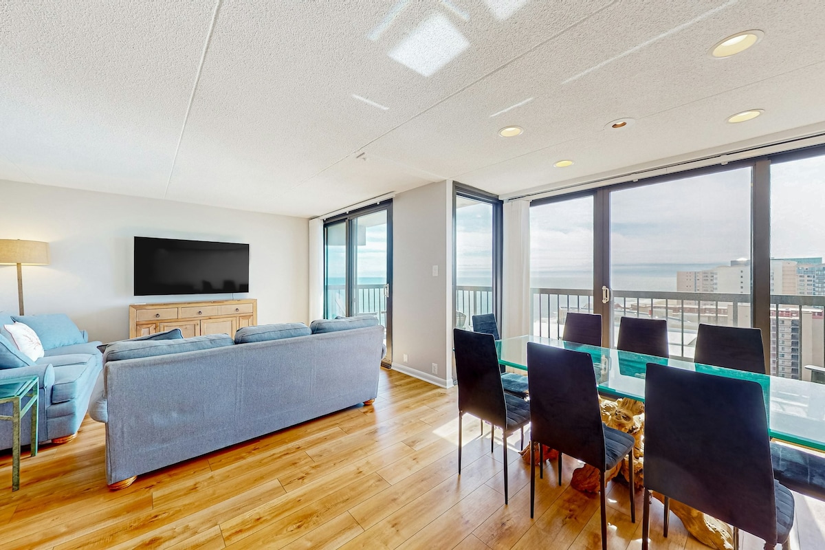 4BR oceanfront penthouse with resort amenities