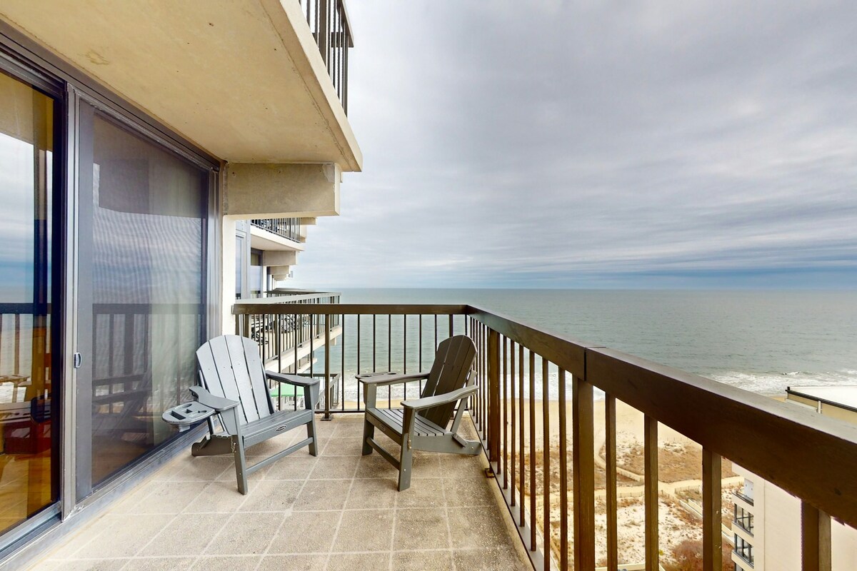 4BR oceanfront penthouse with resort amenities