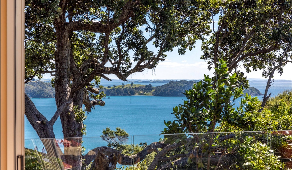 Glasshouse , Onetangi. Coast & Country Waiheke