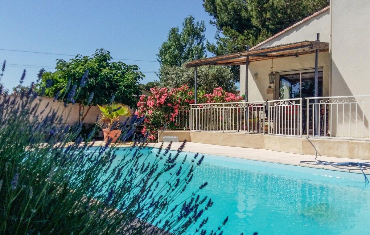 Lovely home in Vias with outdoor swimming pool