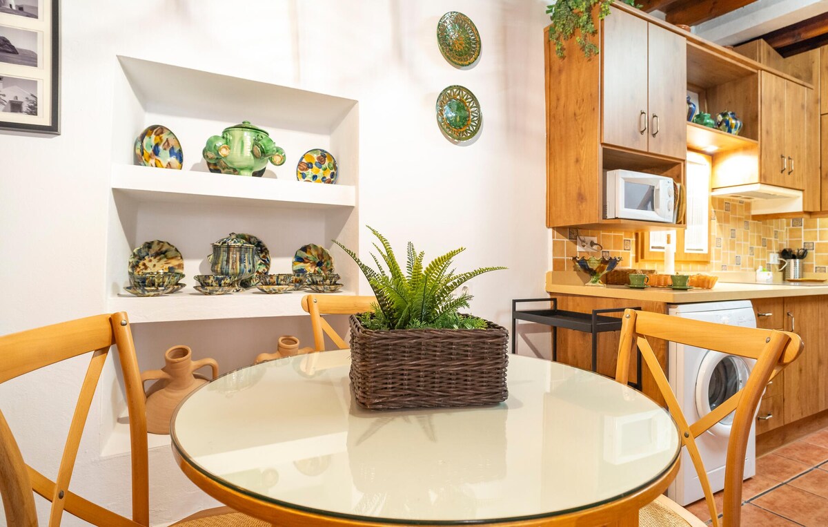Cozy apartment in Hortichuelas with kitchenette