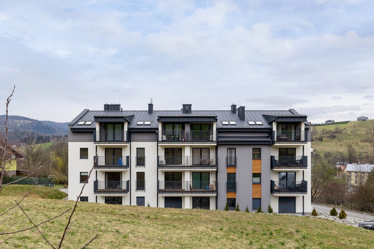 Apartment in the Mountains | Balcony | 2 Bedrooms