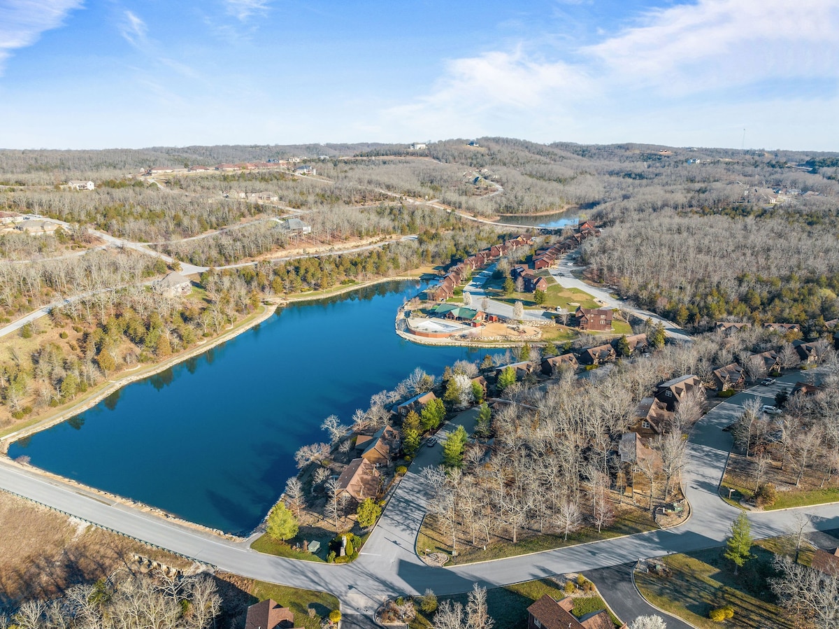 America's Cabin! 3 Pools! By Silver Dollar City!