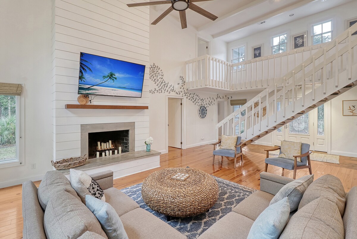 Near Beach.2 Master Suites.Sleeps 14. Dog-Friendly