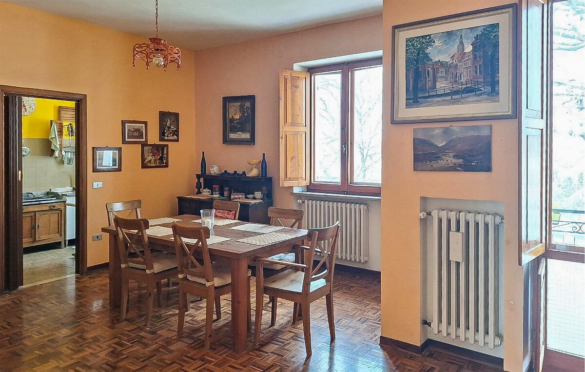 4 bedroom lovely apartment in Montefelcino