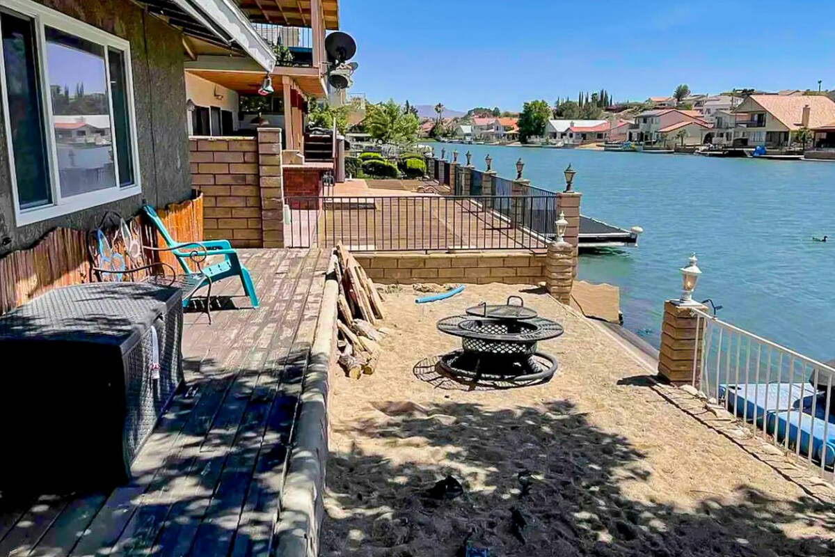 2BR Waterfront home w/beach, firepit, dock, grill