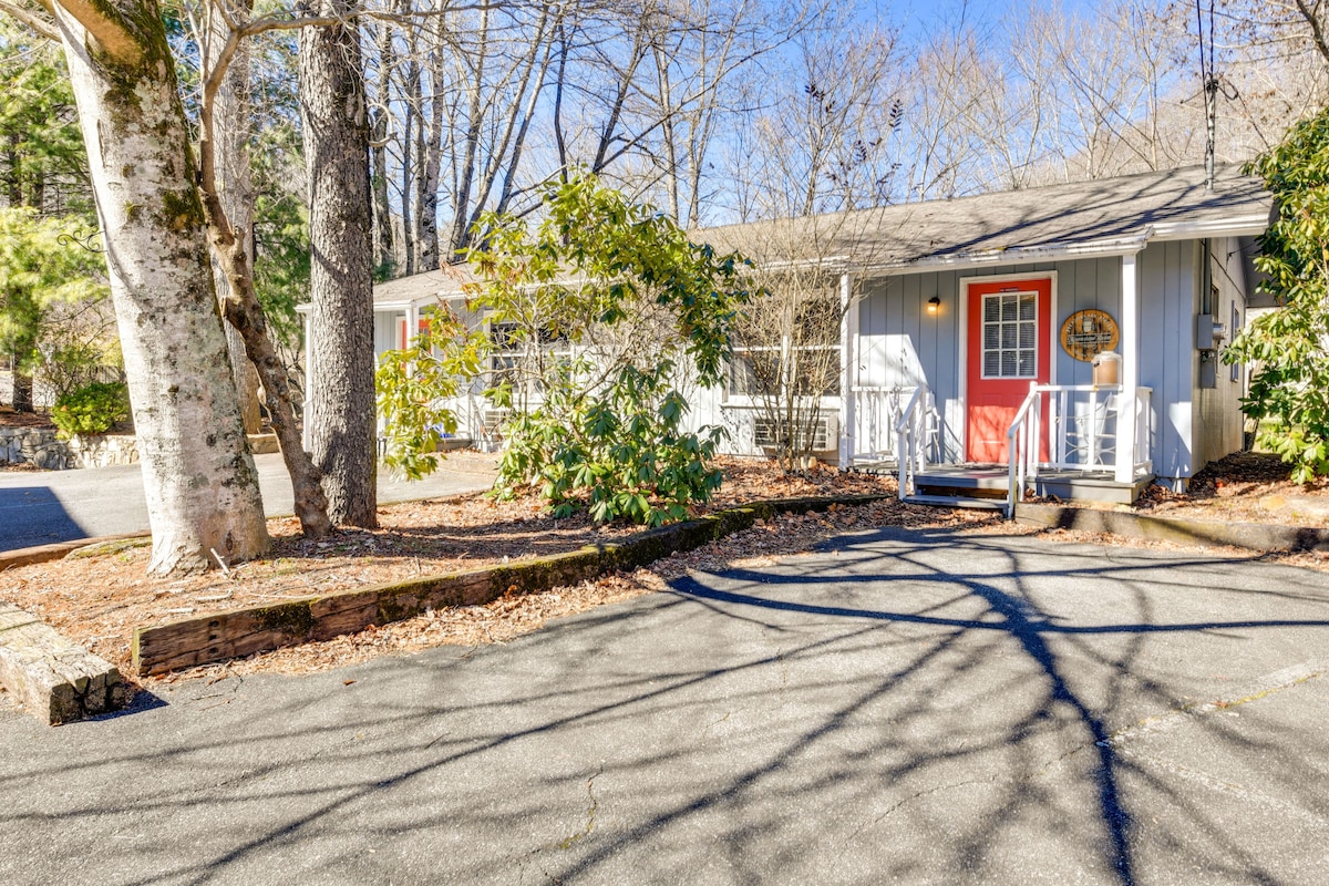 Pet-Friendly Maggie Valley Studio Near Nat’l Park