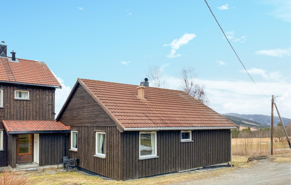 Beautiful apartment in Eidsvåg i Romsdal with WiFi