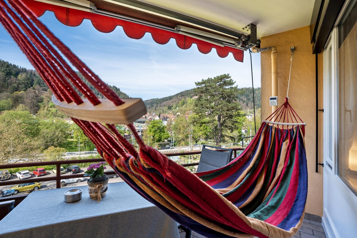 Zentrale Ferienwohnung mit Balkon