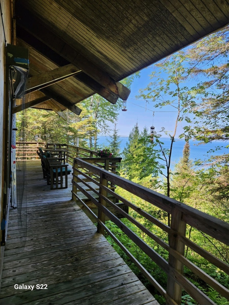 Bean Ravine - Unique Cabin overlooking Lake Superi