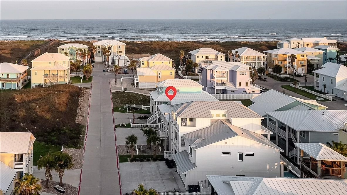 RD232 Huge Beach Home with Golf Cart and Boardwalk