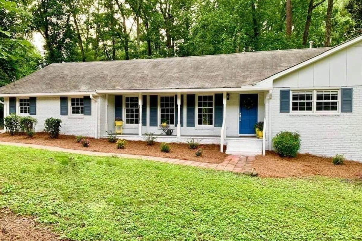 Renovated 3BR with camper hangout & game room