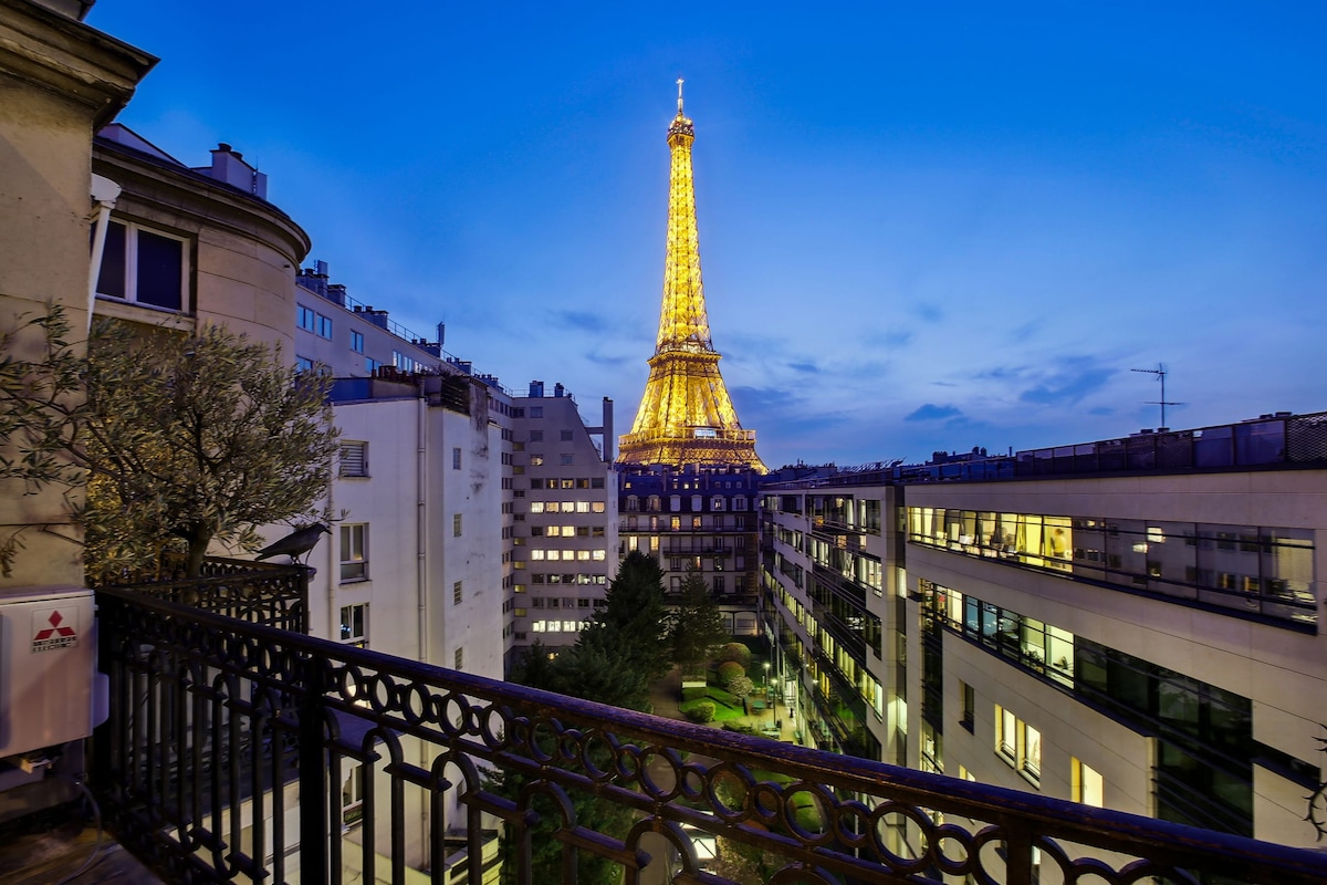 Eiffel Tower - Sunny, Quiet Luxury Apartment