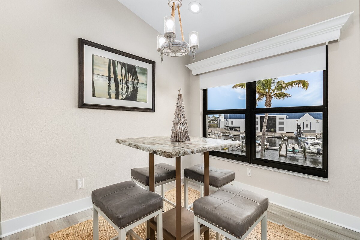 Gorgeous Four Winds Condo, Newly Renovated!