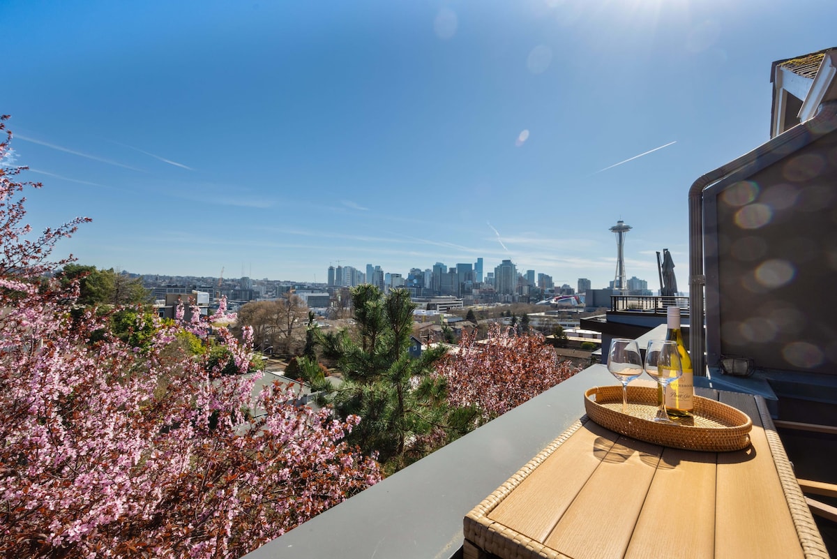 Queen Anne Secret Garden | Space Needle & City Sky