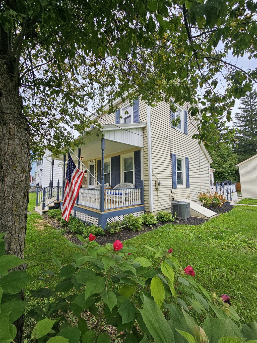 Sunnyside Guest House*NEW*Central Air!7mi to Opera