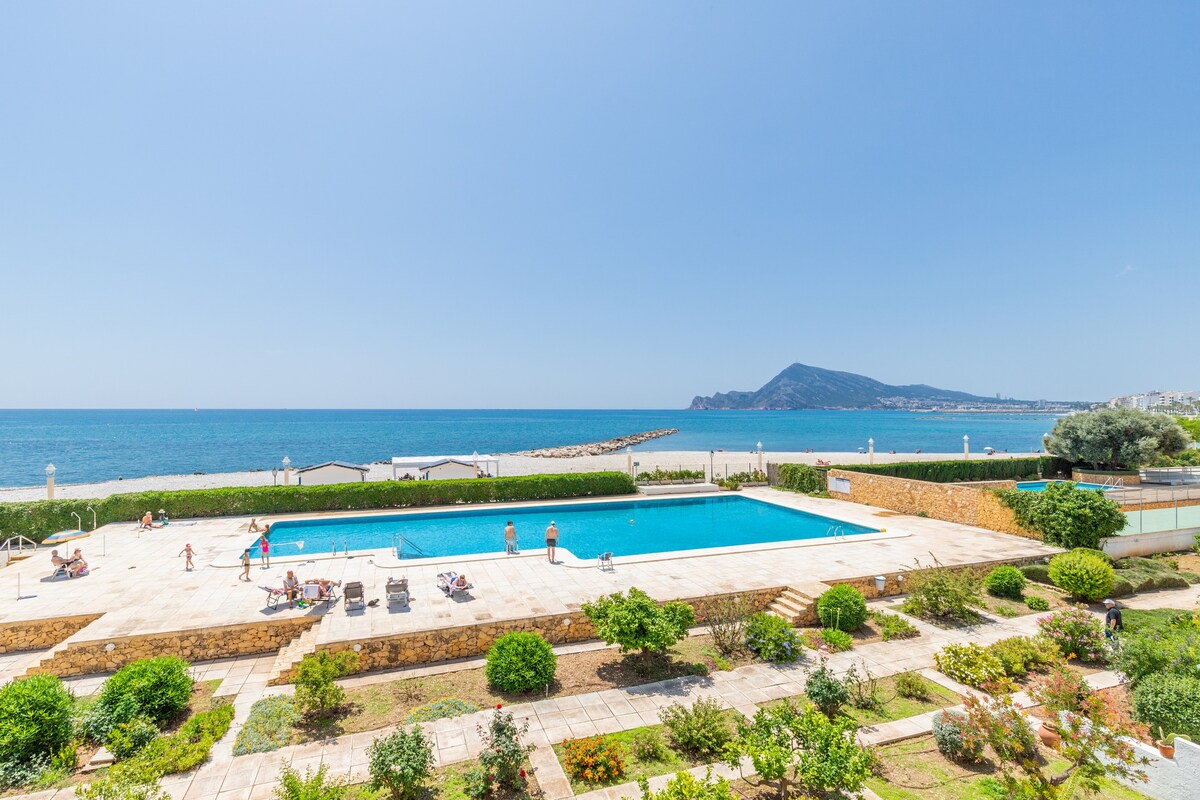 Top first line apartment Altea