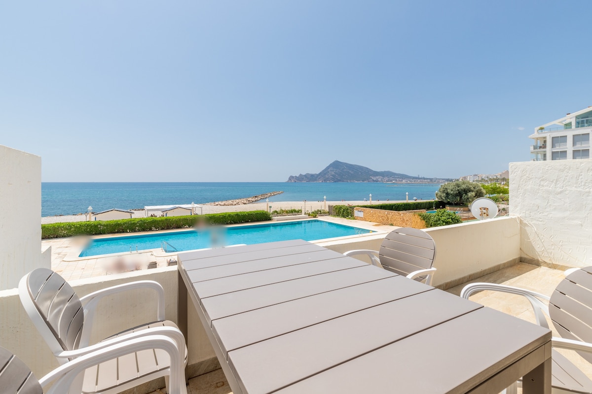 Top first line apartment Altea