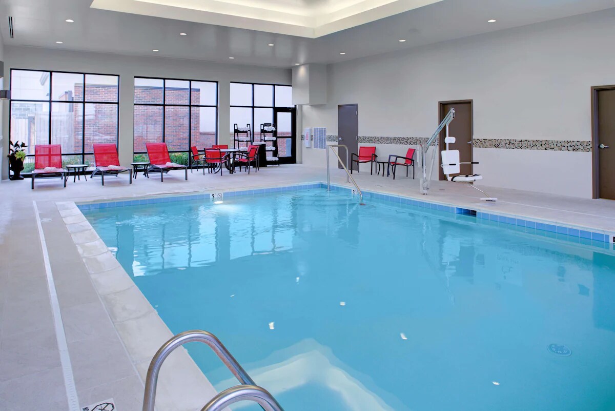 Comfy Columbus Suites w/ Free Breakfast & Pool