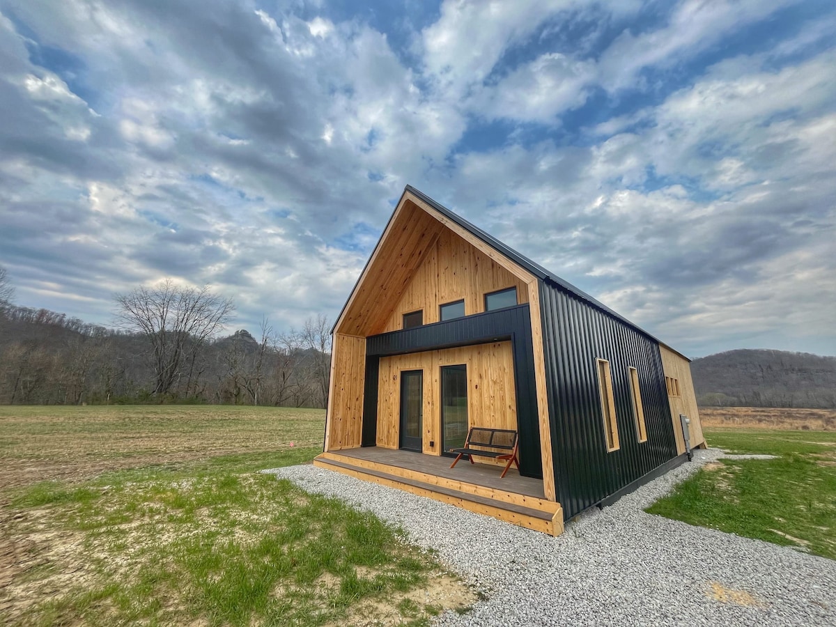 Wildflower Walk| River Beach|HOT TUB Views