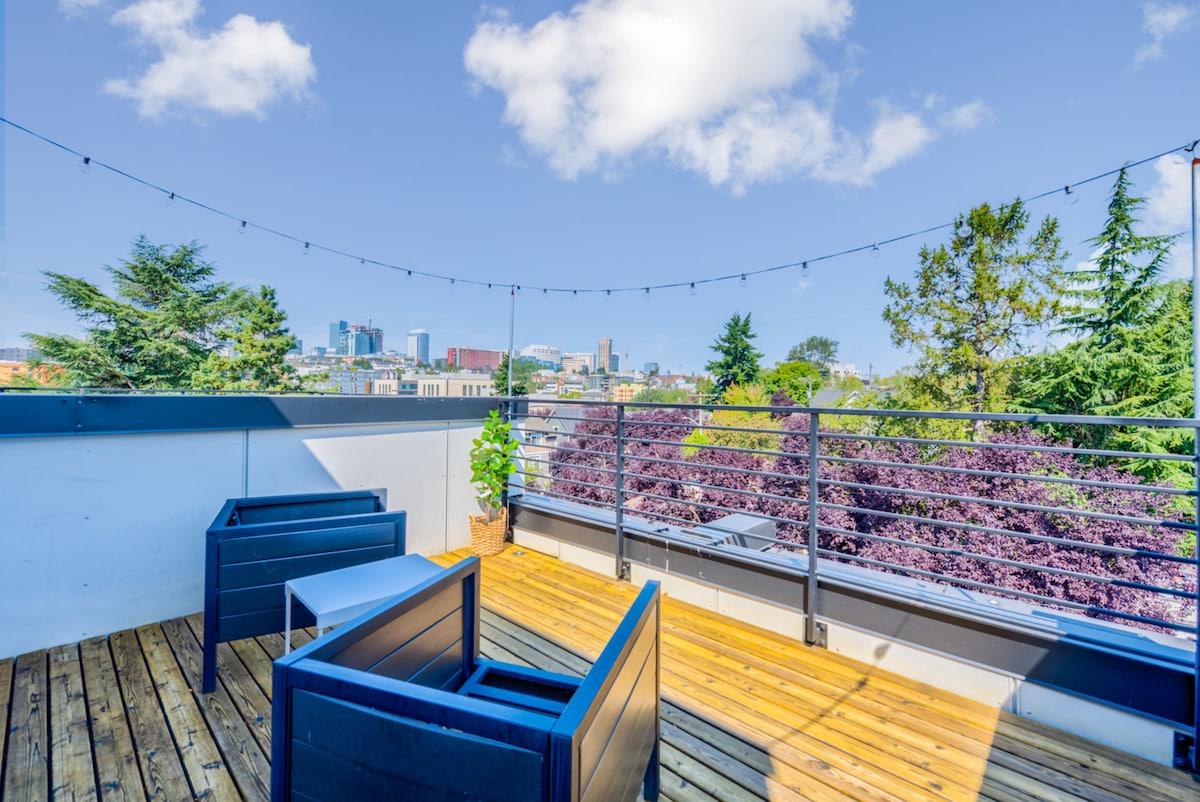 Cozy 2BR | Skyline View | Sunlit | City |  Parking