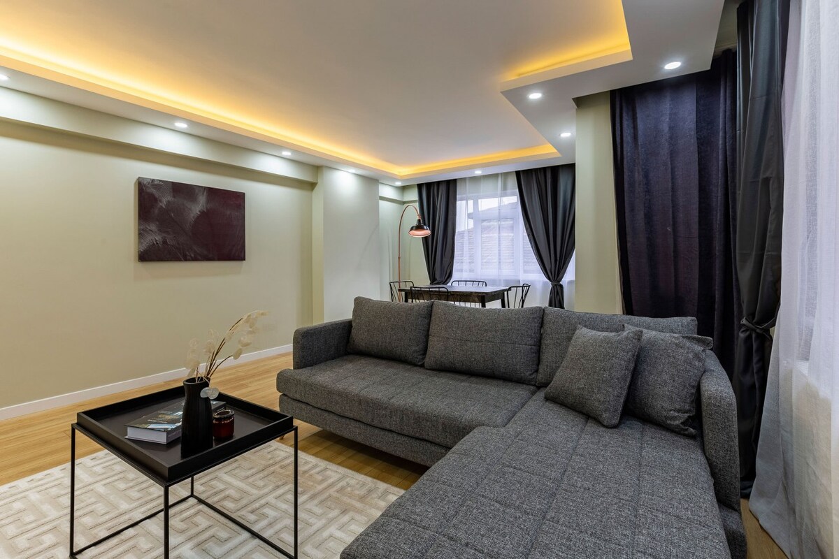 Stylish Flat near Public Transportation in Maltepe