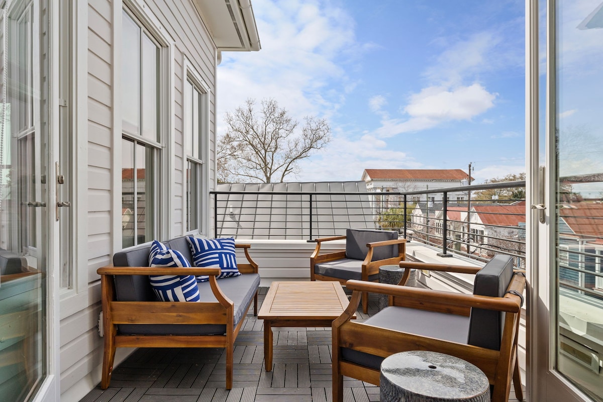 Luxury Retreat w/ Patio | 1 Block from King Street