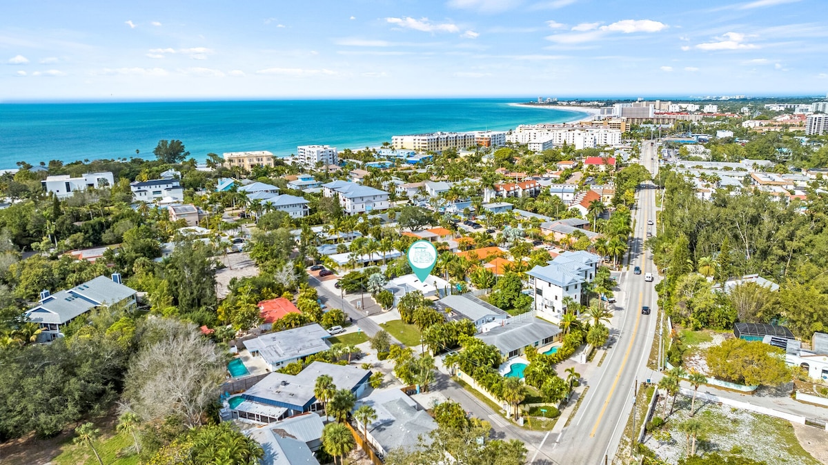 Key Life Reef l Shared Pool, Walk to the Beach!