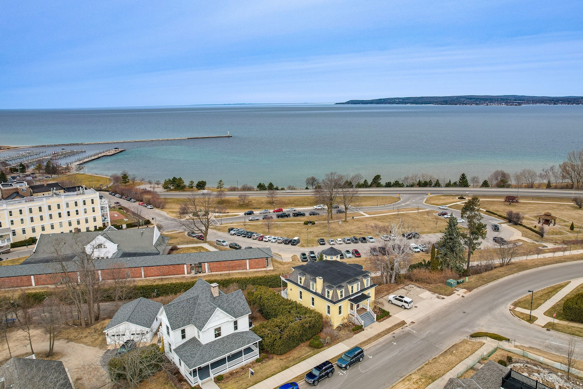 Bright Townhome w/ Bay Views in Downtown Petoskey!