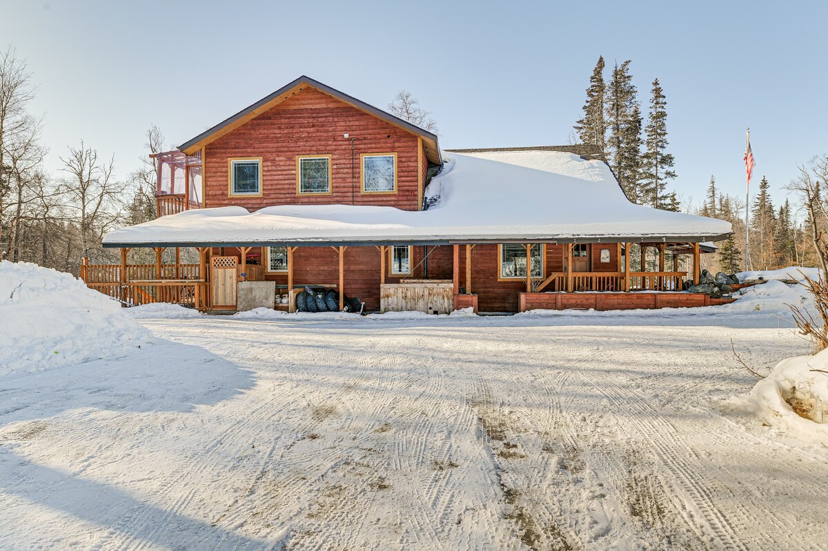 Cozy Kenai Abode w/ Private Deck: 5 Mi to Ocean!