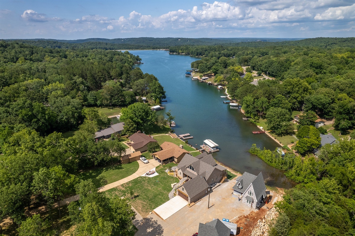 New Construction Home, Short Walk to Lake Access