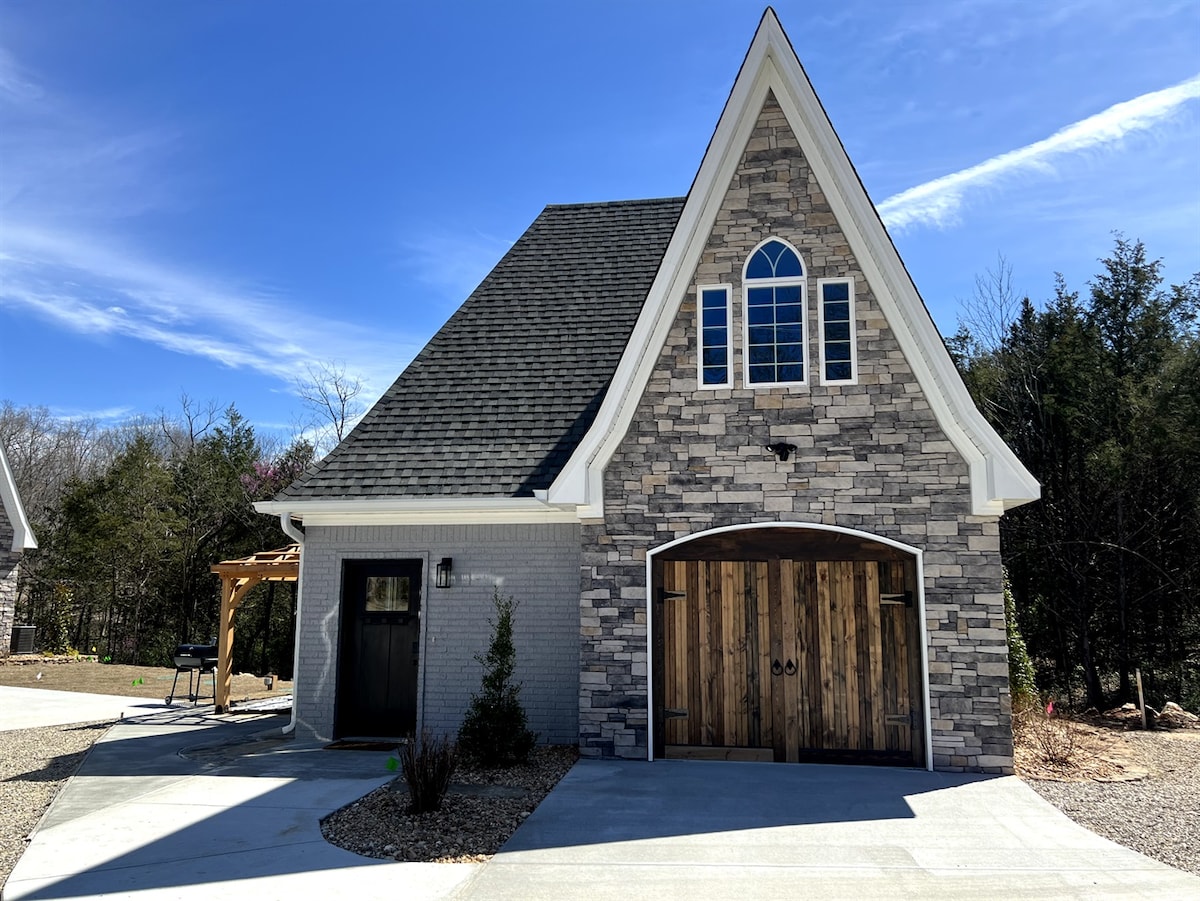 New Construction Home, Short Walk to Lake Access