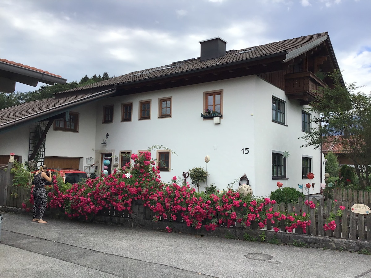 Ferienwohnung Moosbach mit Balkon