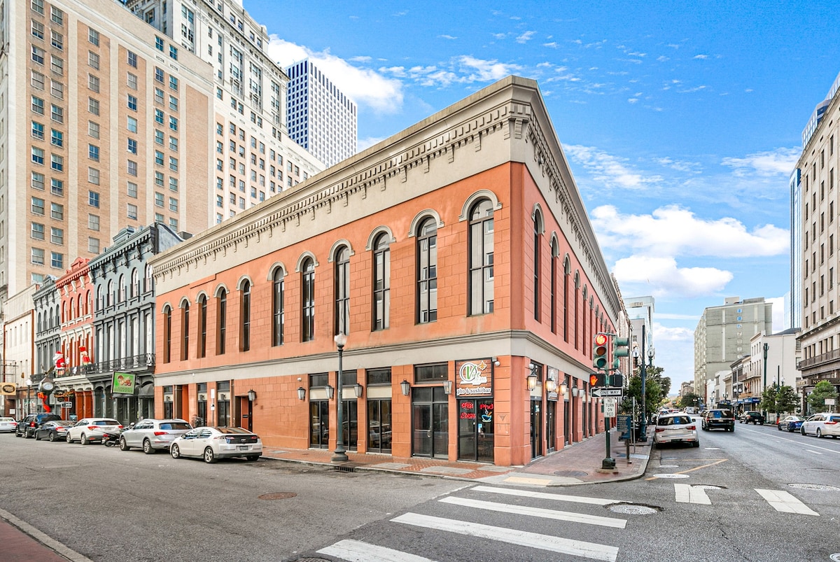 Modern 2BR Condo Steps from the French Quarter