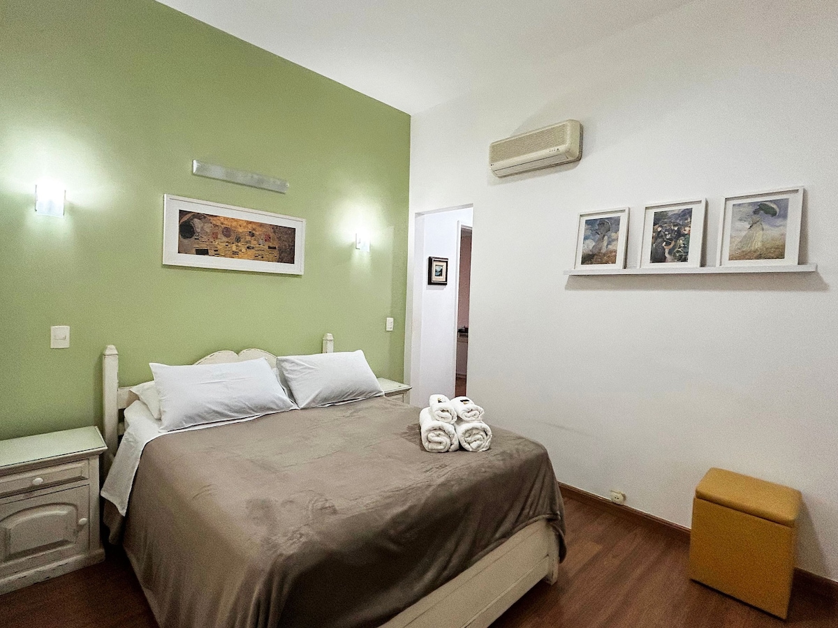 PL50 - 3 bedroom apartment near Copacabana Beach