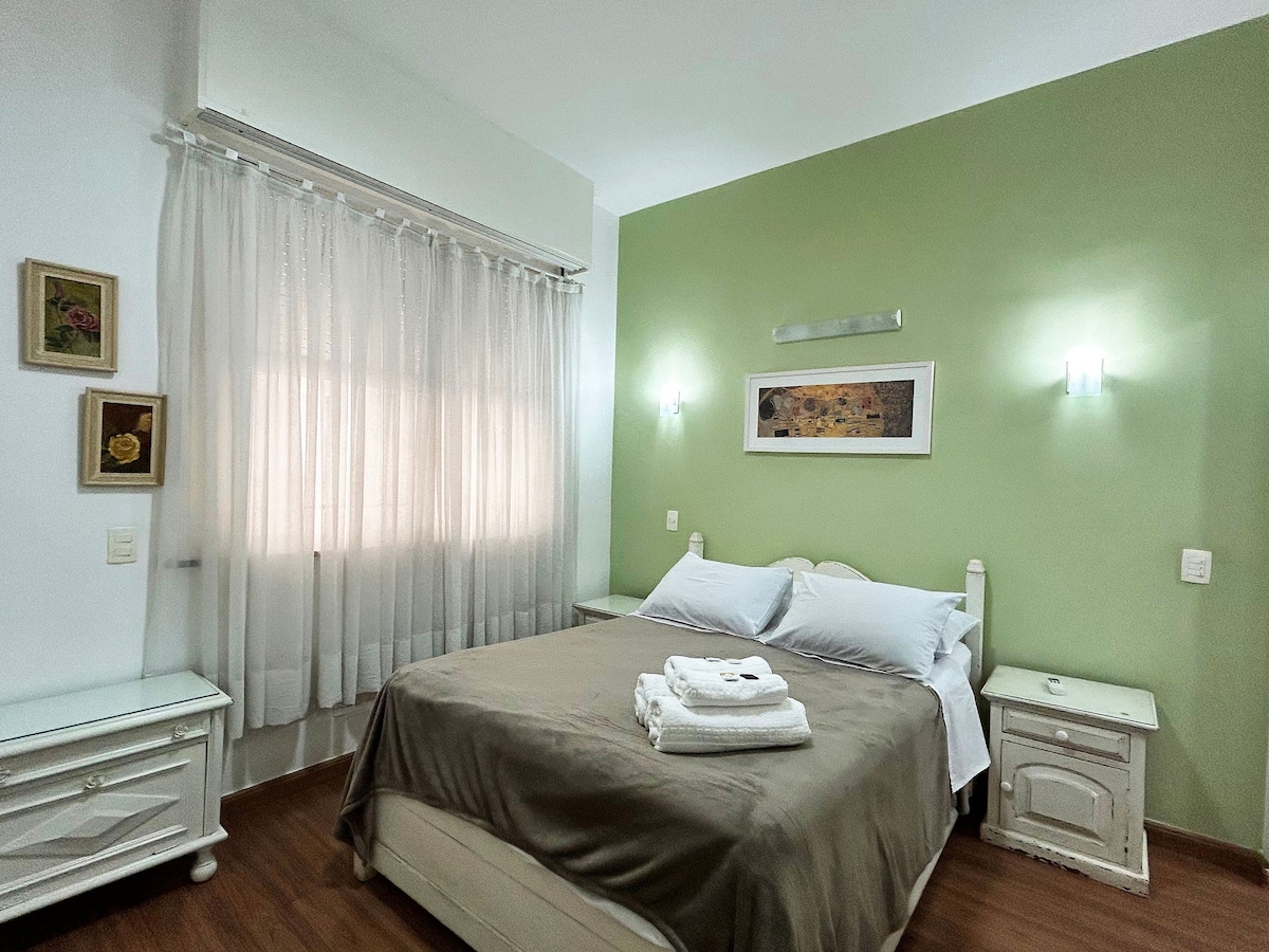 PL50 - 3 bedroom apartment near Copacabana Beach